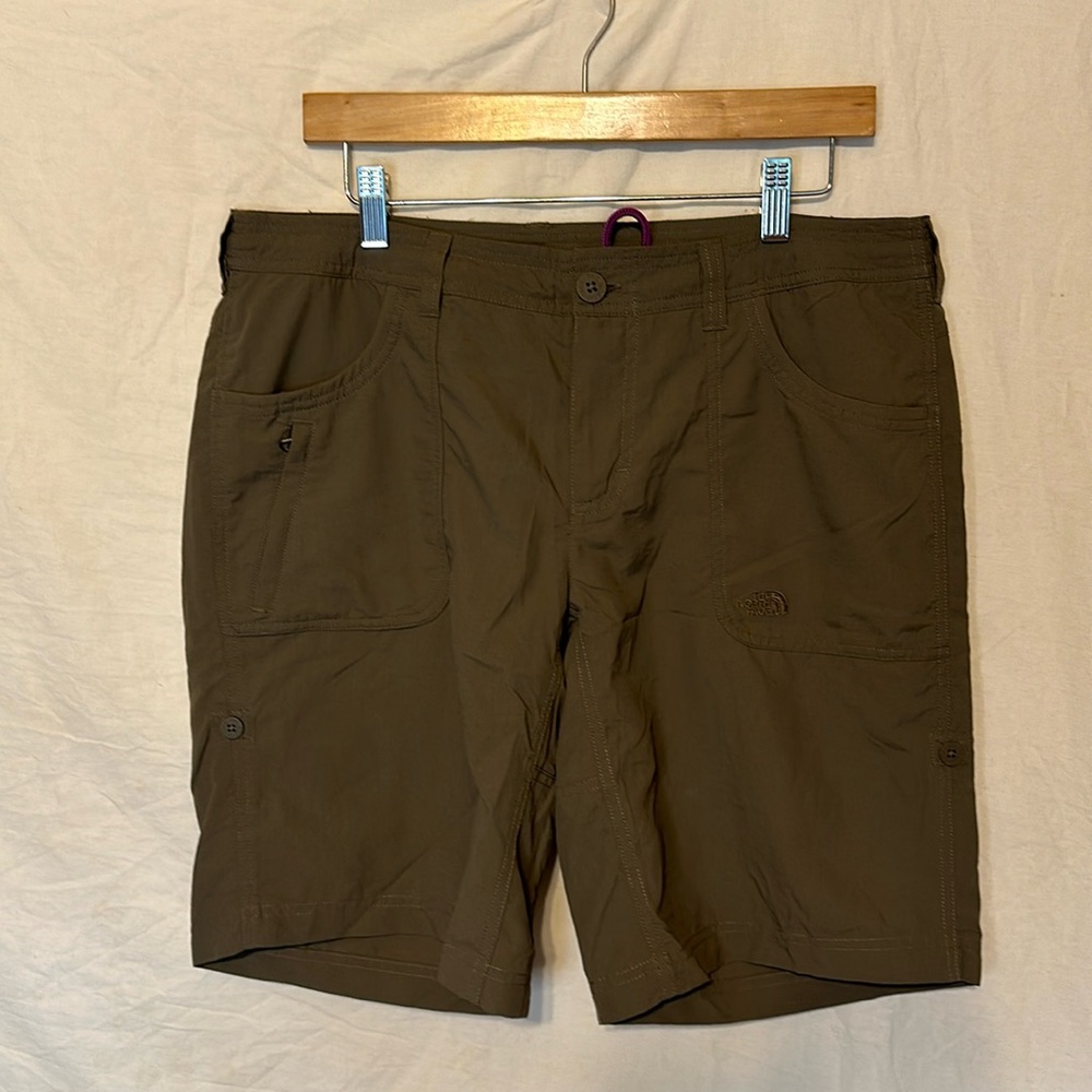 The North Face Roll Up Quick Dry Outdoor Hiking Shorts **Women's Size 12** Olive
